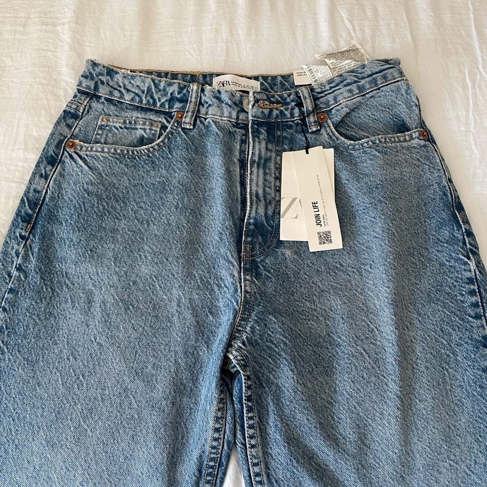 NWT Zara Classic Mom Fit Jeans: size 38
